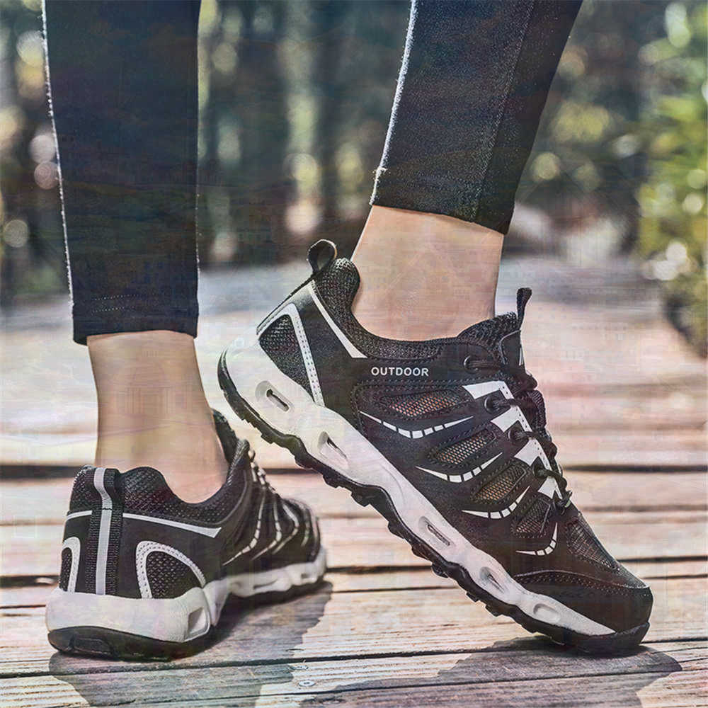 Sumer Round Tip Silver Sneaker - Vintage Collectible Shop 评论和价格