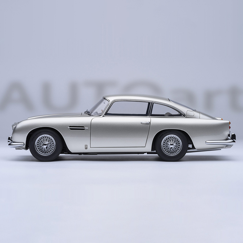AUTOart 1:18 Scale Diecast All - Vintage Collectible Classics 评论和价格