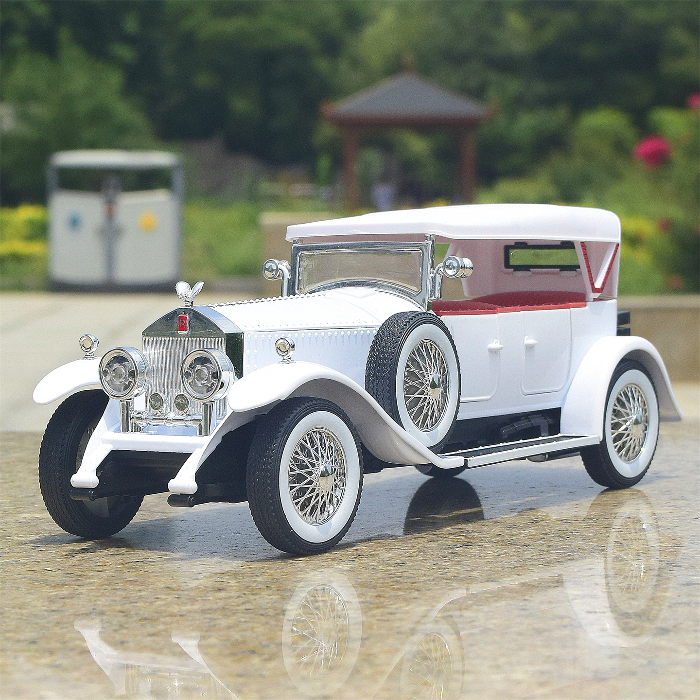 1:24 Rolls-Royce Phantom 1th 1 - Vintage Collectible Toy Cars 评论和价格
