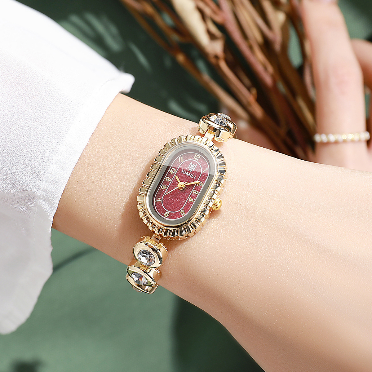 Vintage Oval Red Dial Women Wa - Vintage Watch Crystal 评论和价格