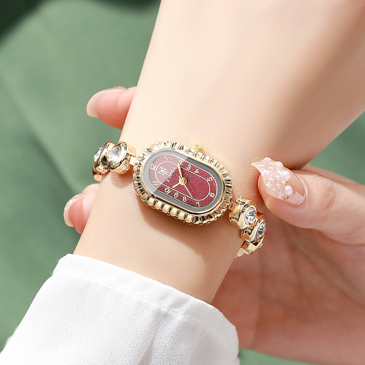 Vintage Oval Red Dial Women Wa - Vintage Watch Crystal 评论和价格